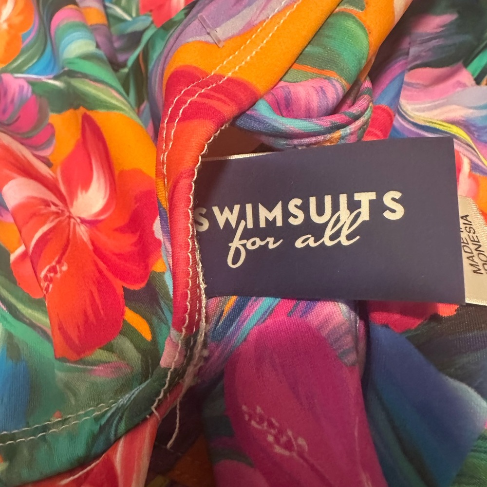 Swimsuits for All Tropical Floral  Swimsuit - Picture 6 of 8